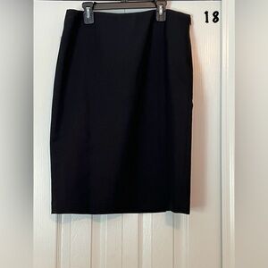 Kasper size 6 double pleated straight skirt